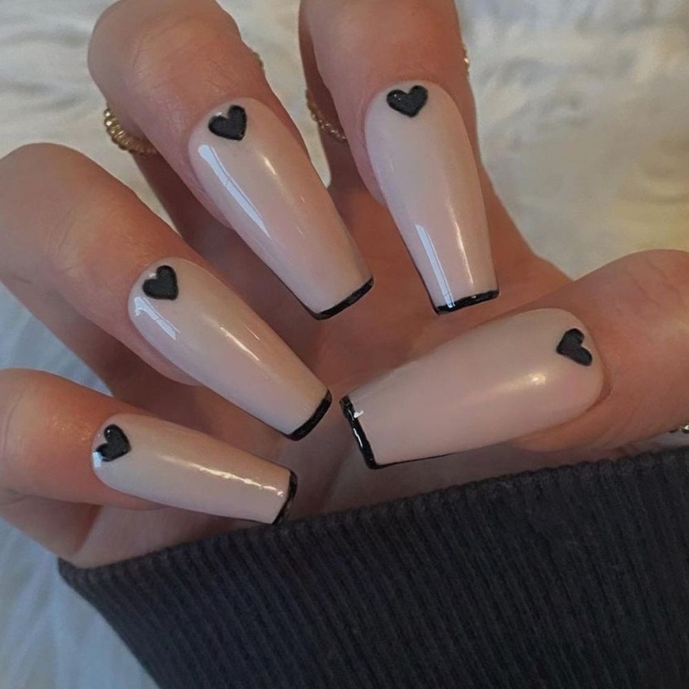 Press on nails